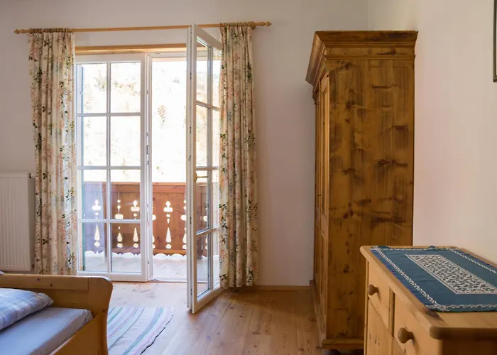 豪斯帕拉迪艾姆斯酒店 *